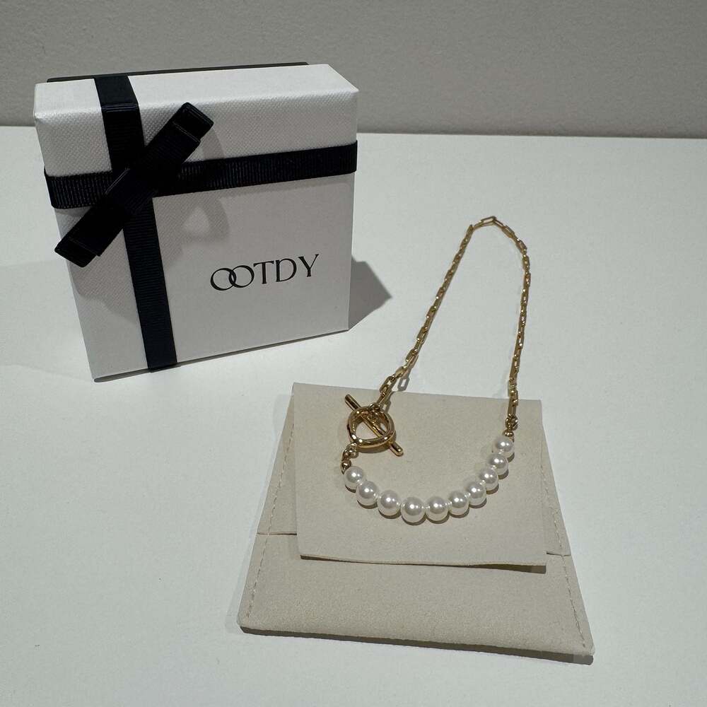 OOTDY Gold Paperclip Chain and Pearl Toggle Choker Necklace